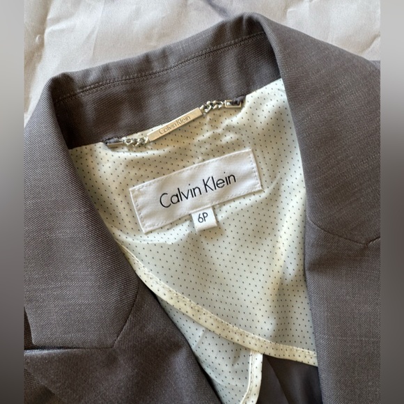 CALVIN KLEIN gray blazer ✨ - Picture 9 of 13